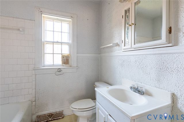 21210 Chesterfield Ave, South Chesterfield, VA 23803