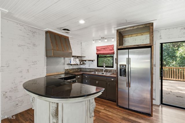 186 Brookwood Circle, Bristol, VA 24201