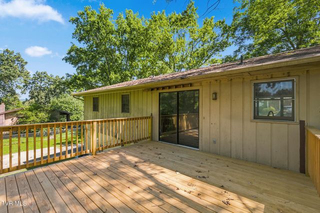 186 Brookwood Circle, Bristol, VA 24201