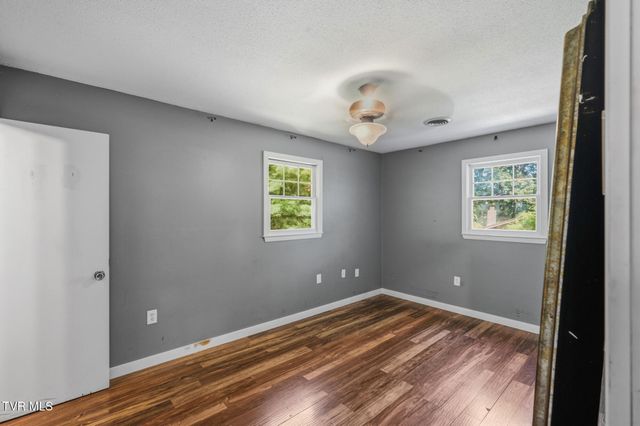 186 Brookwood Circle, Bristol, VA 24201