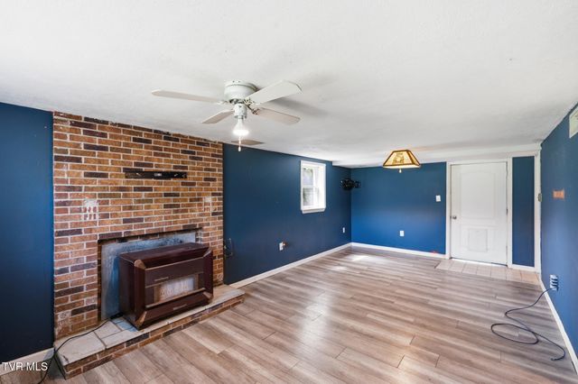 186 Brookwood Circle, Bristol, VA 24201