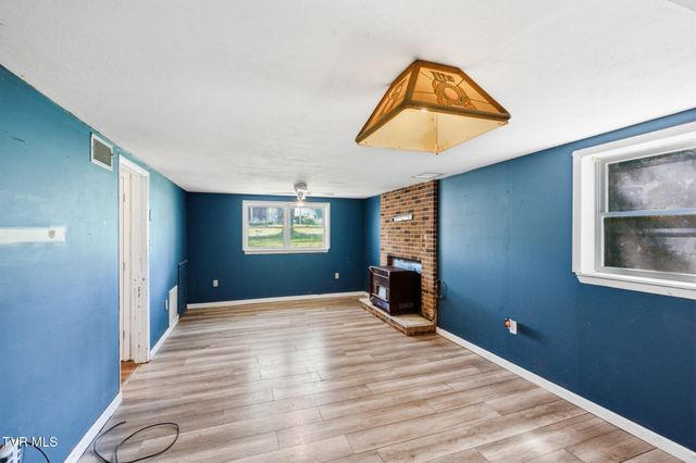 186 Brookwood Circle, Bristol, VA 24201