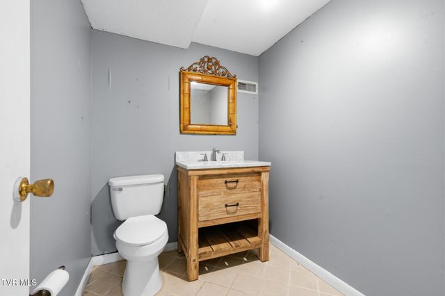 186 Brookwood Circle, Bristol, VA 24201