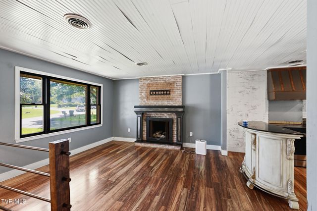 186 Brookwood Circle, Bristol, VA 24201