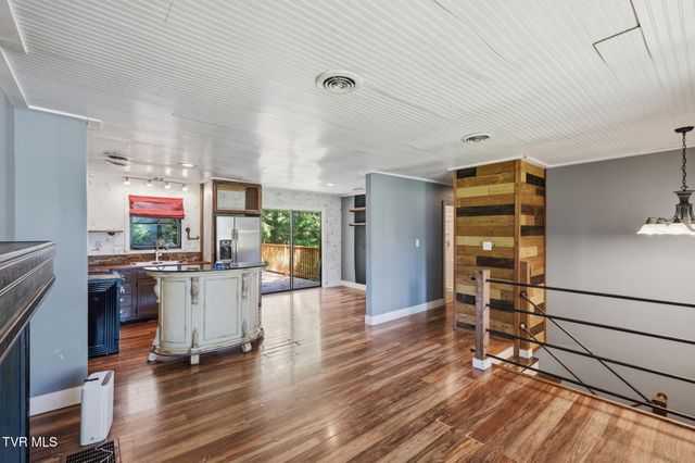 186 Brookwood Circle, Bristol, VA 24201