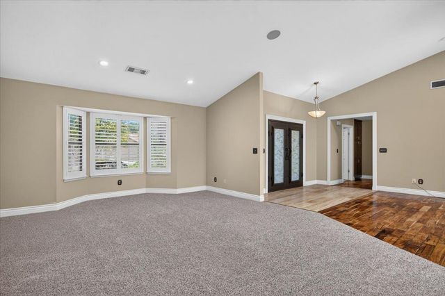 6495 N Vagedes Avenue, Fresno, CA 93711