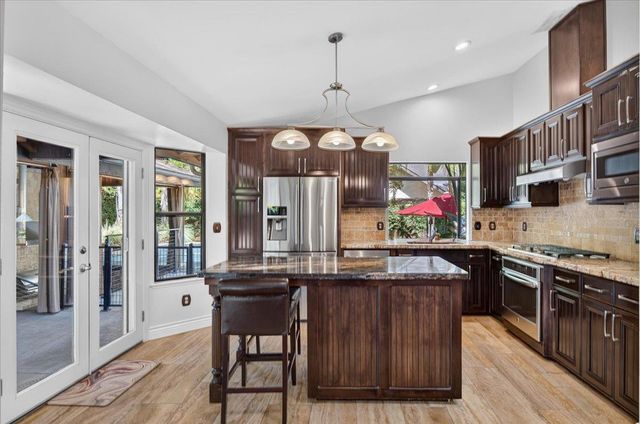 6495 N Vagedes Avenue, Fresno, CA 93711