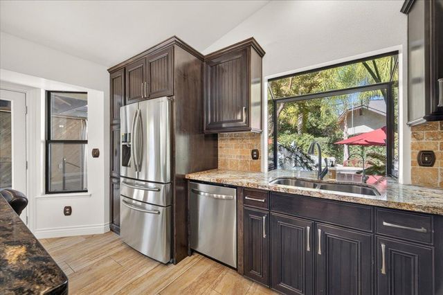 6495 N Vagedes Avenue, Fresno, CA 93711