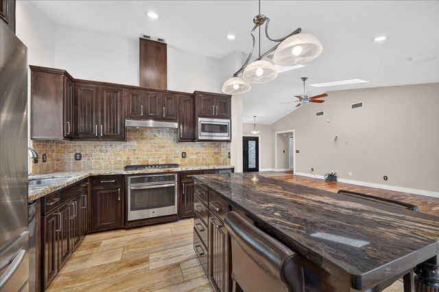 6495 N Vagedes Avenue, Fresno, CA 93711
