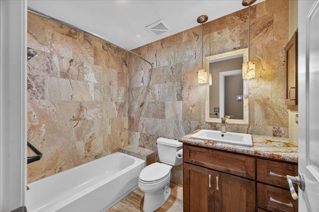 6495 N Vagedes Avenue, Fresno, CA 93711