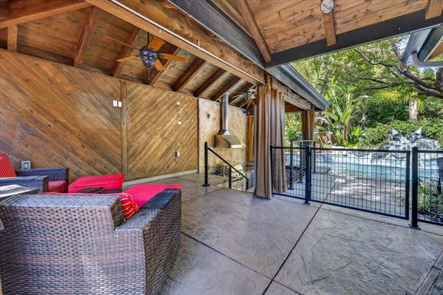 6495 N Vagedes Avenue, Fresno, CA 93711