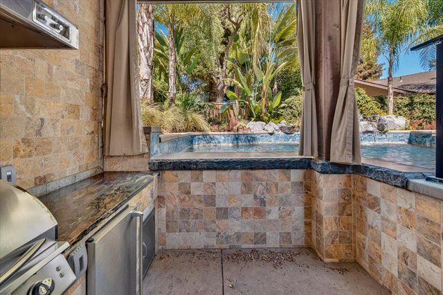 6495 N Vagedes Avenue, Fresno, CA 93711