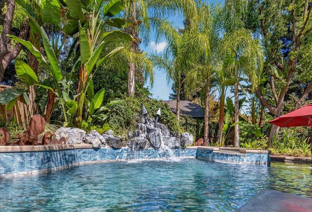 6495 N Vagedes Avenue, Fresno, CA 93711