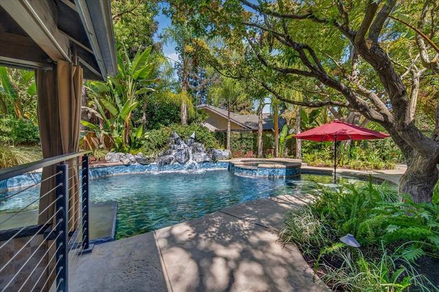 6495 N Vagedes Avenue, Fresno, CA 93711