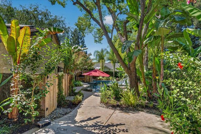 6495 N Vagedes Avenue, Fresno, CA 93711