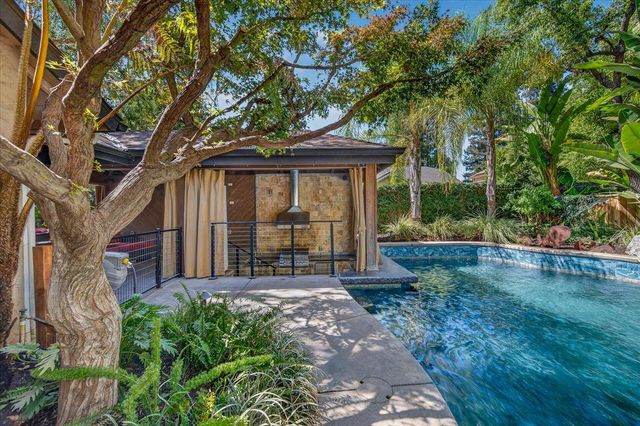 6495 N Vagedes Avenue, Fresno, CA 93711