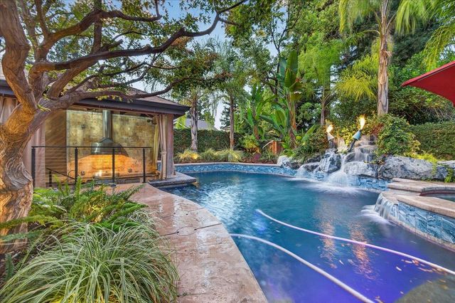 6495 N Vagedes Avenue, Fresno, CA 93711