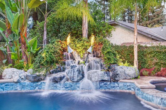 6495 N Vagedes Avenue, Fresno, CA 93711