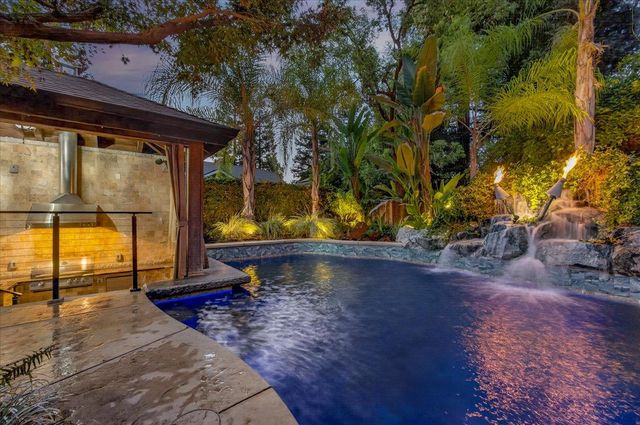6495 N Vagedes Avenue, Fresno, CA 93711