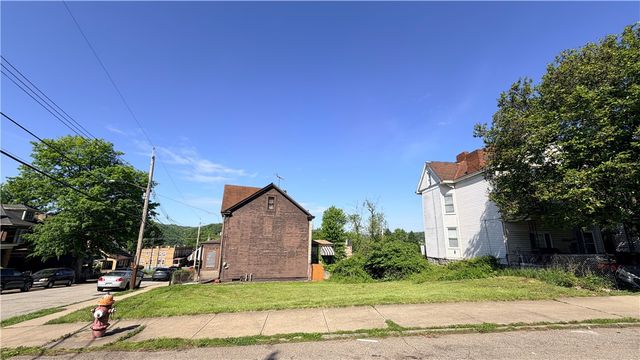 323 E Elizabeth St, Hazelwood, PA 15207