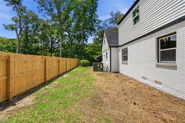 1555 Crane AVE, Norfolk, VA 23518