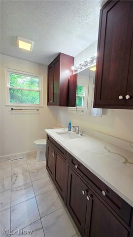 36 Suzanne Street, Little Hocking, OH 45742