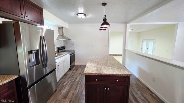 36 Suzanne Street, Little Hocking, OH 45742