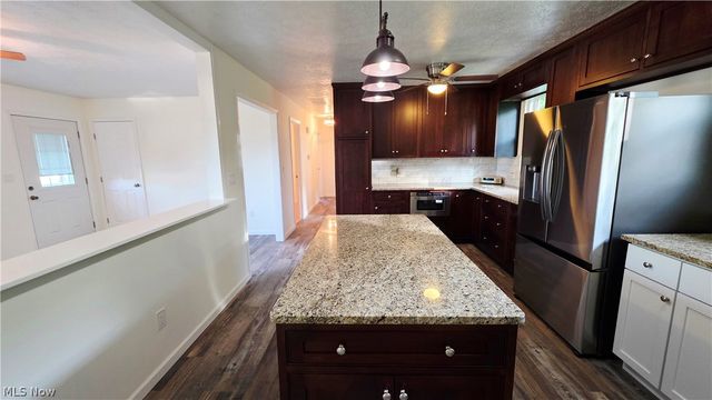 36 Suzanne Street, Little Hocking, OH 45742