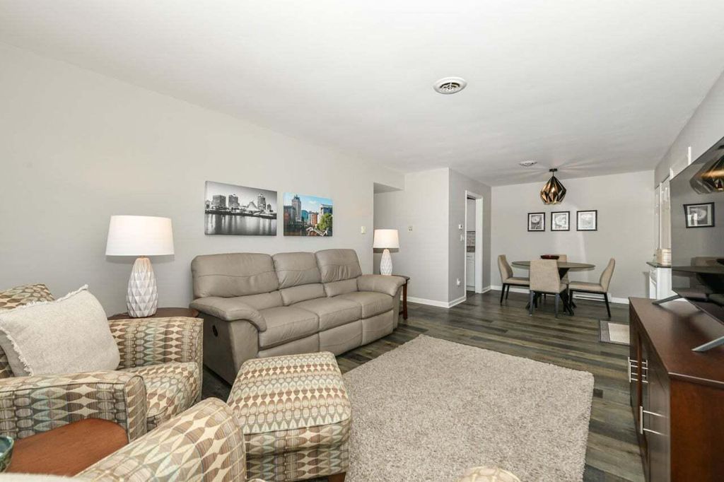 6464 S Whitnall Edge ROAD #203, Franklin, WI 53132