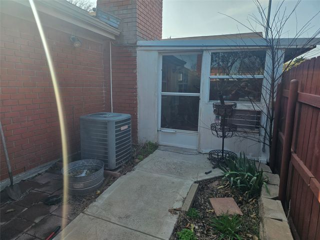 5204 Lake Shore Drive, Waco, TX 76710