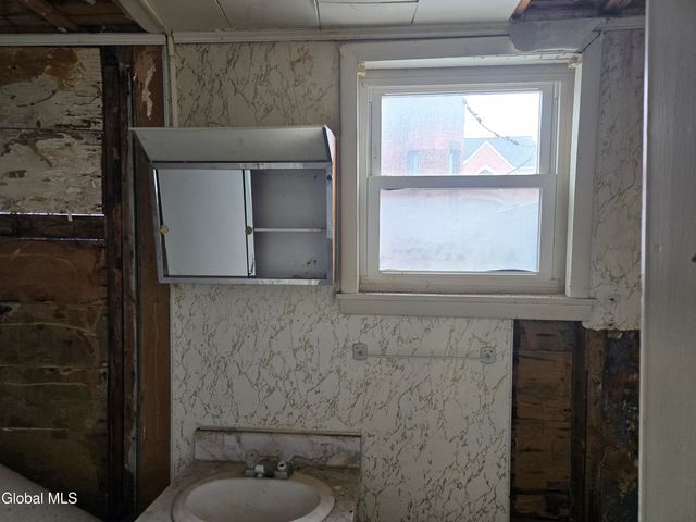 20 Elm Street, Hoosick Falls, NY 12090