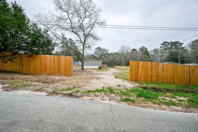 14368 Forest Circle, Montgomery, TX 77356