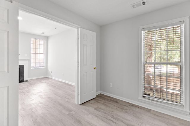 1318 GARDEN WALL CIR, Reston, VA 20194