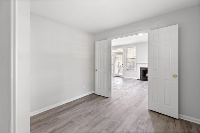 1318 GARDEN WALL CIR, Reston, VA 20194