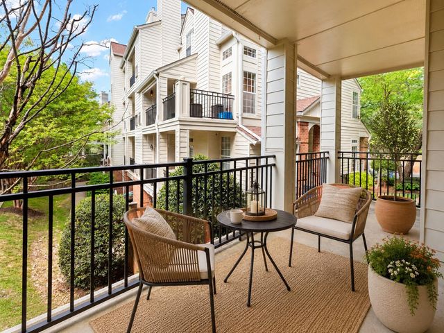 1318 GARDEN WALL CIR, Reston, VA 20194