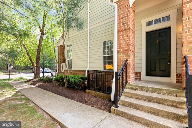 1318 GARDEN WALL CIR, Reston, VA 20194