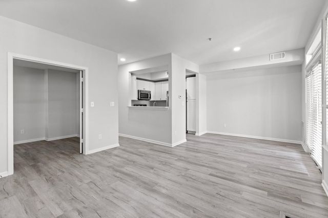 1318 GARDEN WALL CIR, Reston, VA 20194