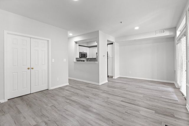 1318 GARDEN WALL CIR, Reston, VA 20194