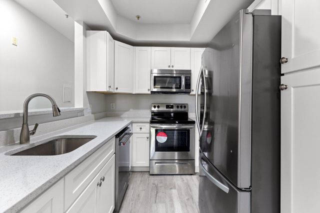 1318 GARDEN WALL CIR, Reston, VA 20194
