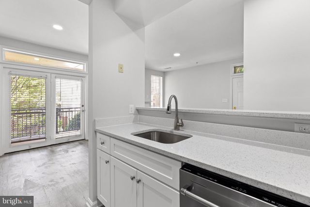 1318 GARDEN WALL CIR, Reston, VA 20194