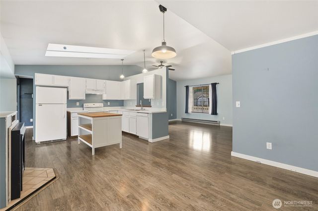 591 Malibu Drive SE, Lacey, WA 98503