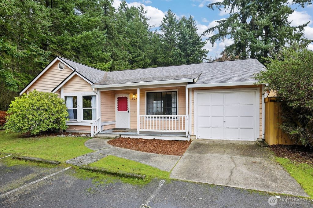 591 Malibu Drive SE, Lacey, WA 98503