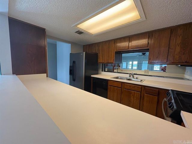 142 Lake Hamilton Dr Apt 204, Hot Springs, AR 71913