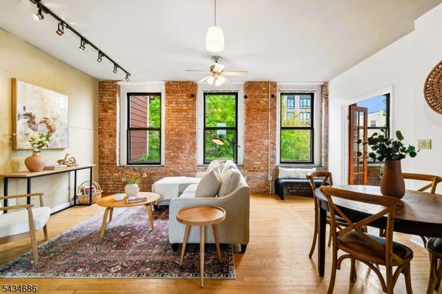 54 McWhorter St 207, Newark City, NJ 07105