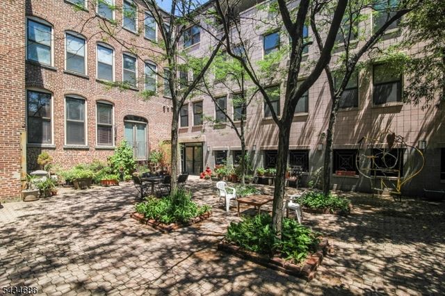 54 McWhorter St 207, Newark City, NJ 07105