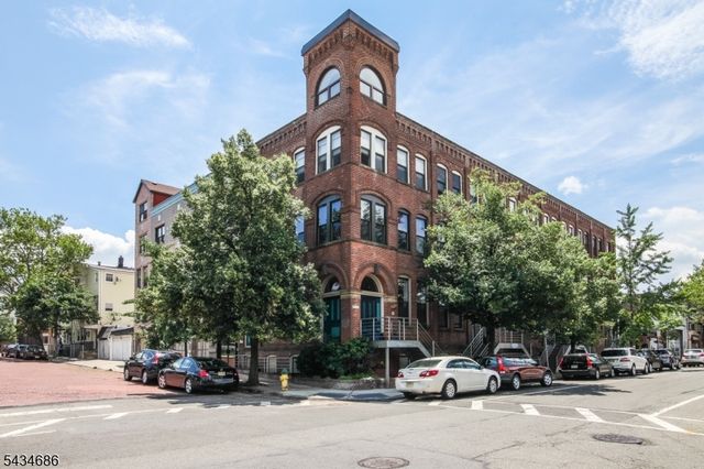 54 McWhorter St 207, Newark City, NJ 07105