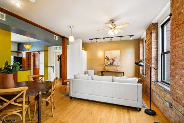 54 McWhorter St 207, Newark City, NJ 07105
