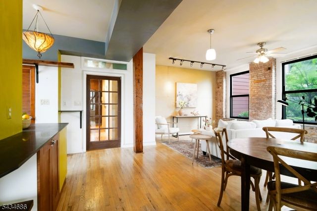 54 McWhorter St 207, Newark City, NJ 07105