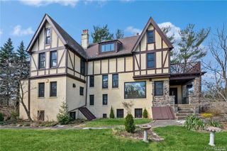 180-24 Grand Central Parkway, Jamaica Estates, NY 11432