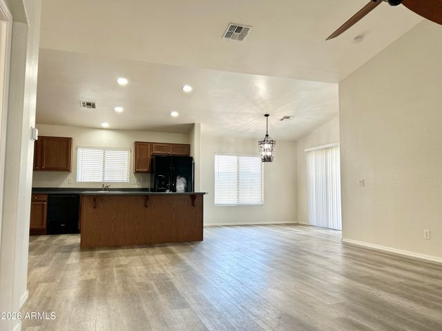 38564 N La Grange Lane, San Tan Valley, AZ 85140